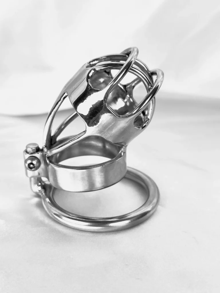 open-vs-closed-chastity-cage-shroud